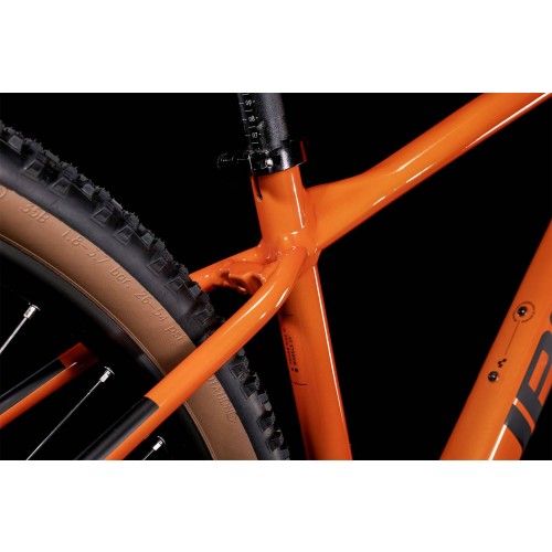 cube-attention-sl-2022-burntorange-black-9.jpg