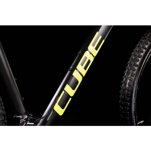 cube-raection-race-one-2022-black-flashyellow-3.jpg