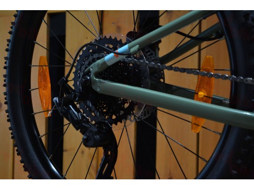 detskii-velosiped-cube-acid-240-disc-green-orange-catalog-redbike2.JPG