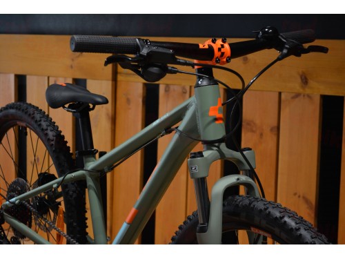 detskii-velosiped-cube-acid-240-disc-green-orange-catalog-redbike8.JPG