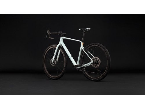 velosiped-graviinii-cube-nuroad-c62-one-2027-hintofmint-n-green-5.jpg