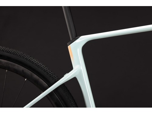 velosiped-graviinii-cube-nuroad-c62-one-2027-hintofmint-n-green-9.jpg