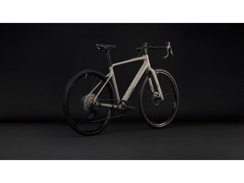 velosiped-graviinii-cube-nuroad-ex-2027-oatgrey-n-black-3.jpg