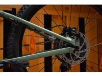 detskii-velosiped-cube-acid-240-disc-green-orange-catalog-redbike10.JPG