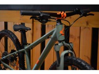 detskii-velosiped-cube-acid-240-disc-green-orange-catalog-redbike8.JPG