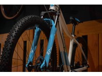 velosiped-cube-access-ws-white-blue-2021-redbike-catalog1-14.JPG