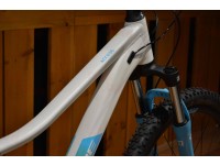 velosiped-cube-access-ws-white-blue-2021-redbike-catalog1-9.JPG