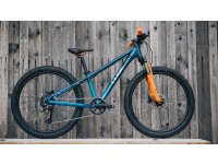 velosiped-cube-acid-240-disc-2026-actionteam-8.jpg